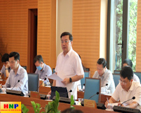 Chủ tịch UBND TP Hà Nội: Không nên chia giờ học, học sinh không cần đeo tấm chắn giọt bắn